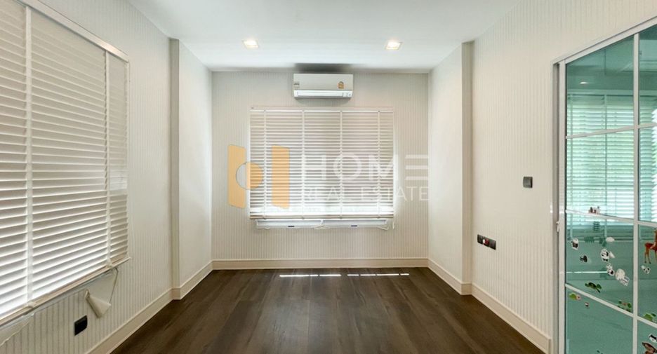 Casa en venta de 4 habitaciones en Bang Khen, Bangkok