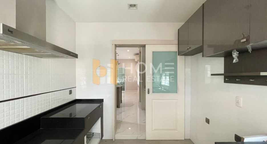 Casa en venta de 4 habitaciones en Bang Khen, Bangkok
