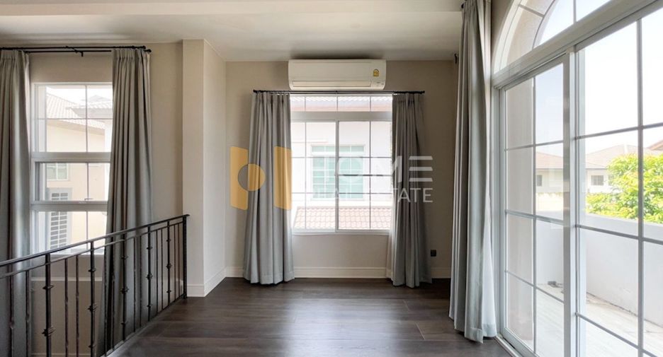 Casa en venta de 4 habitaciones en Bang Khen, Bangkok