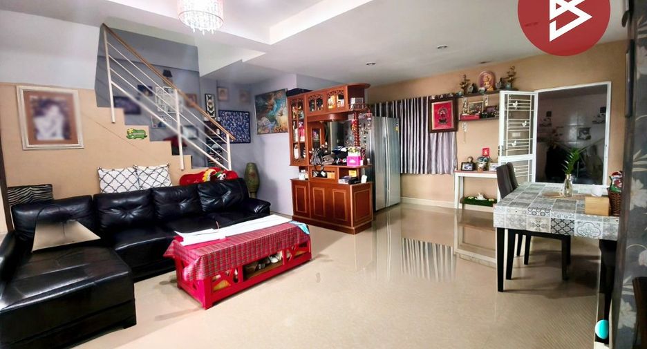 For sale 3 ベッドルーム townhouse in Mueang Chon Buri, Chonburi