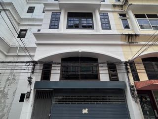 ให้เช่า และ ขาย 5 ห้องนอน พื้นที่ค้าปลีก ใน วัฒนา, กรุงเทพฯ