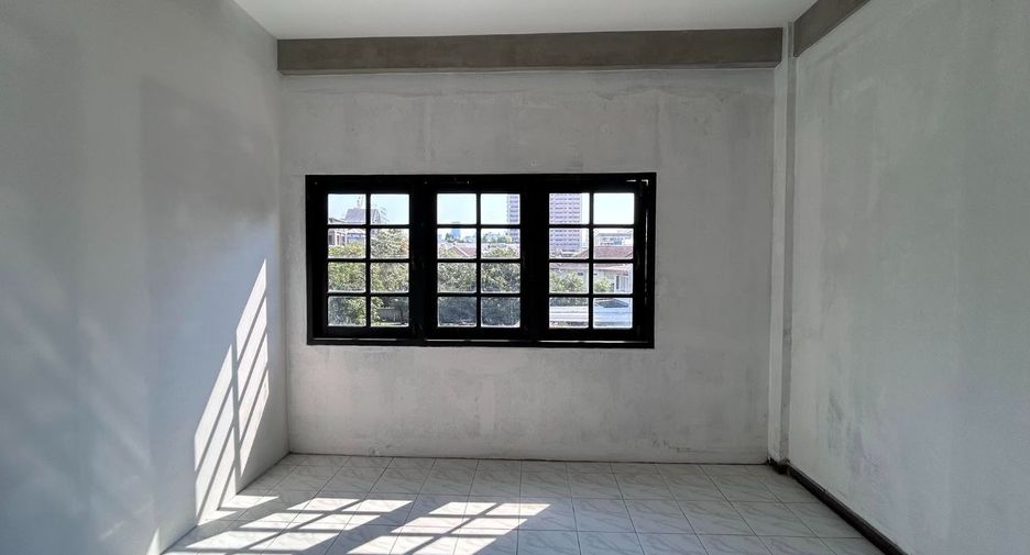 Gewerbefläche zur Miete und zum Kauf mit 5 Zimmer in Watthana, Bangkok