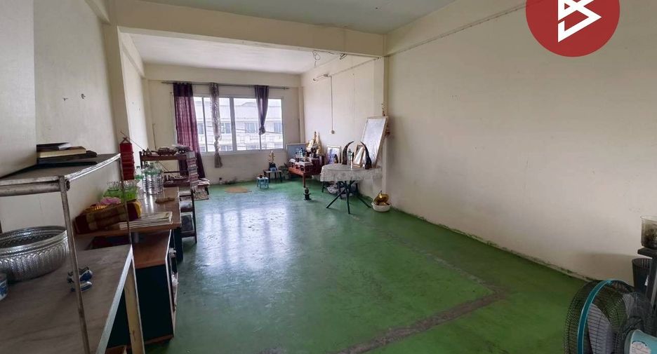 Продажа 4 спальни таунхаус в Mueang Samut Prakan, Самутпракан