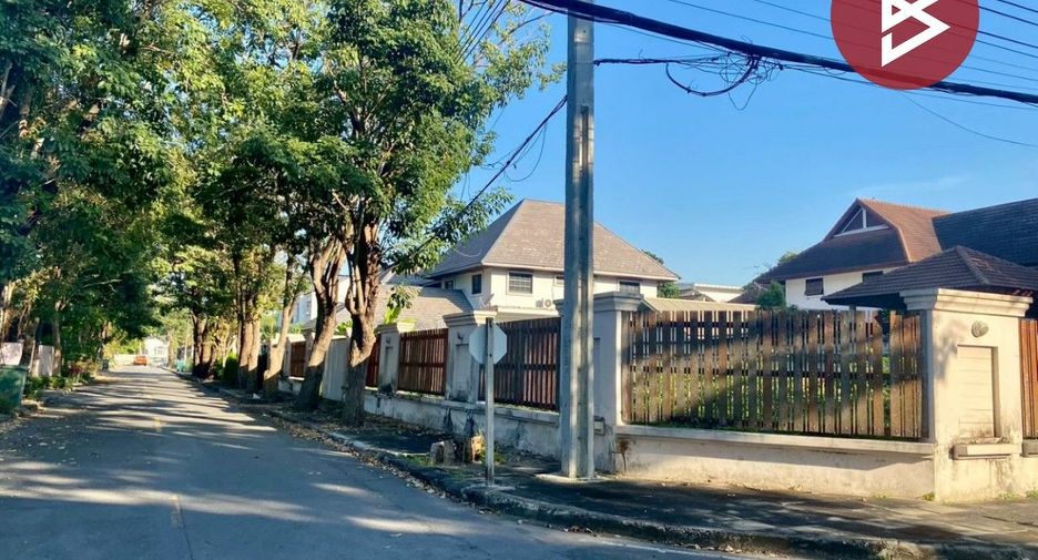 For sale land in Khan Na Yao, Bangkok