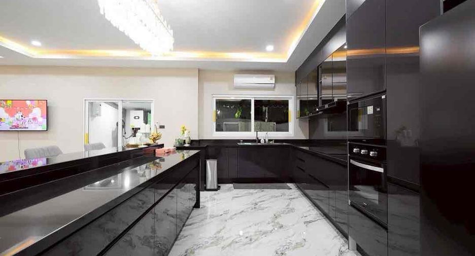For rent 7 bedrooms villa in Jomtien, Pattaya