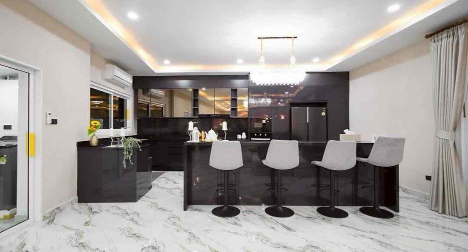 For rent 7 bedrooms villa in Jomtien, Pattaya