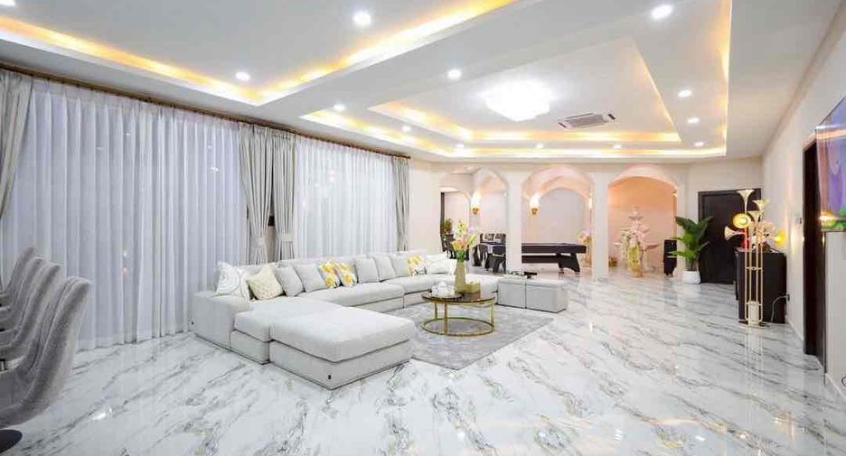 For rent 7 bedrooms villa in Jomtien, Pattaya