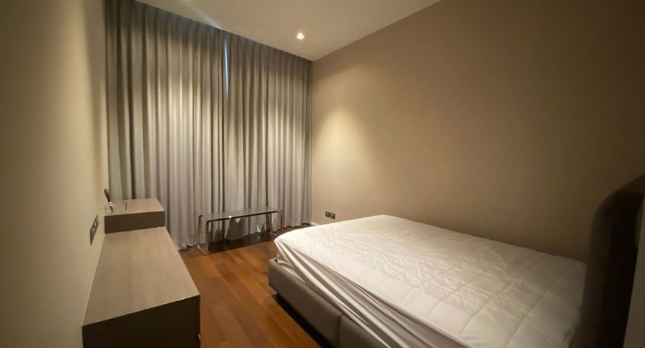For sale 2 bedrooms condo in Khlong Toei, Bangkok