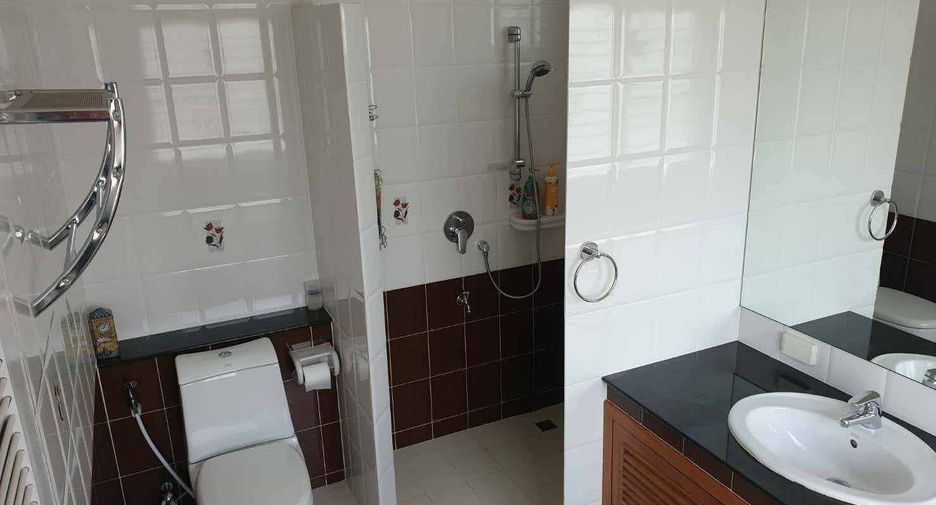 For sale 4 bedrooms house in Hang Dong, Chiang Mai