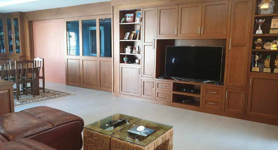 For sale 4 bedrooms house in Hang Dong, Chiang Mai
