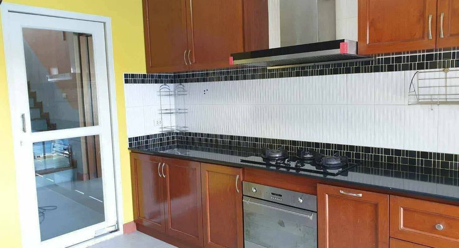 For sale 4 bedrooms house in Hang Dong, Chiang Mai