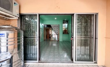 For sale 3 ベッドルーム townhouse in Saphan Sung, Bangkok
