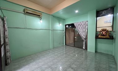 For sale 3 ベッドルーム townhouse in Saphan Sung, Bangkok