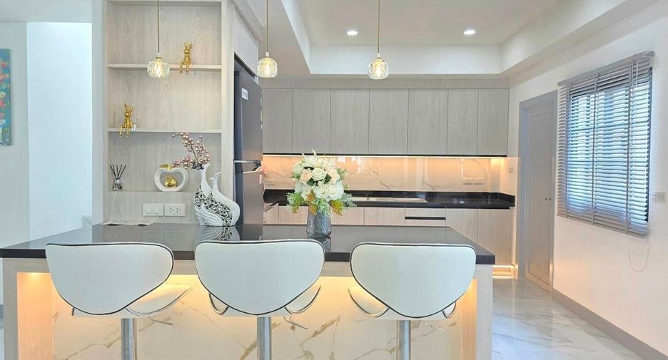Haus zum Kauf mit 4 Zimmer in East Pattaya, Pattaya
