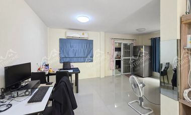 Casa adosada en venta de 3 habitaciones en Bang Kruai, Nonthaburi