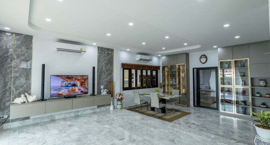 出售 7 卧室 独立屋 在 Mueang Chiang Mai, Chiang Mai