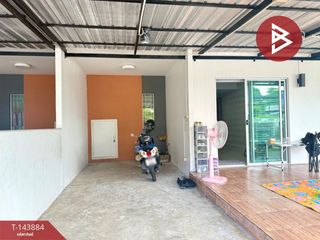 出售 3 卧室 联排别墅 在 Si Racha, Chon Buri