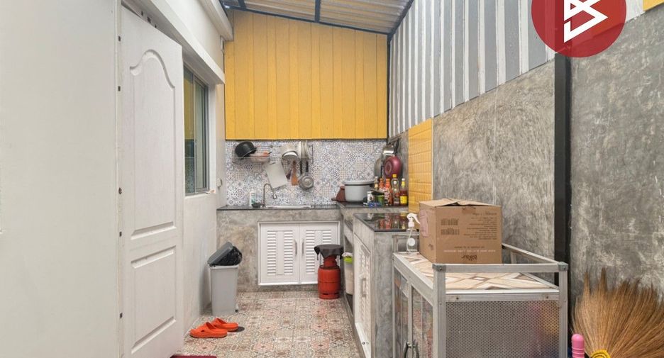Продажа 3 спальни таунхаус в Si Racha, Чонбури