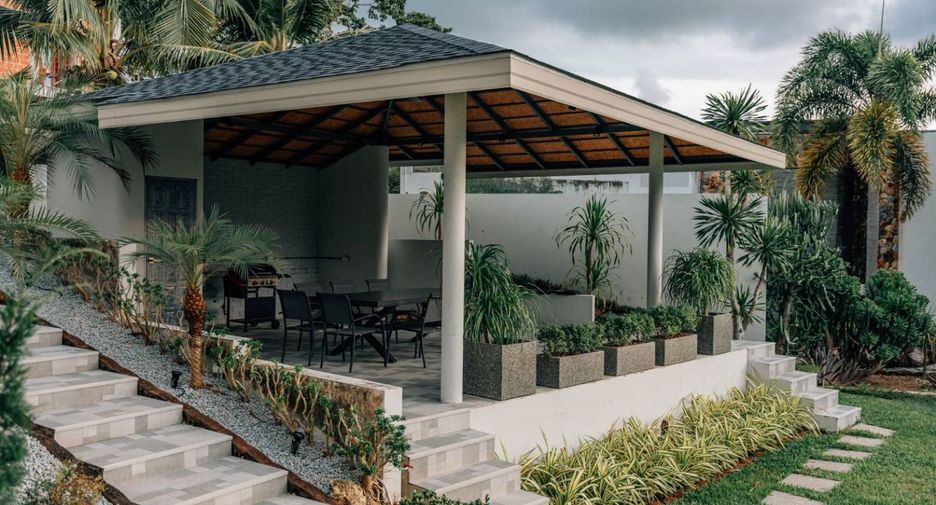 For rent 6 bedrooms villa in Kathu, Phuket