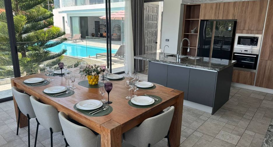 For rent 6 bedrooms villa in Kathu, Phuket
