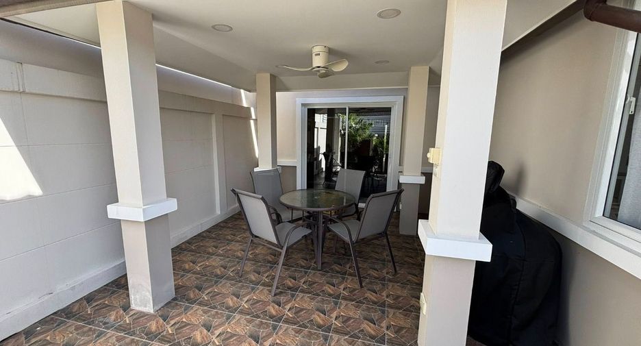 For sale 3 ベッドルーム house in Huay Yai, Pattaya