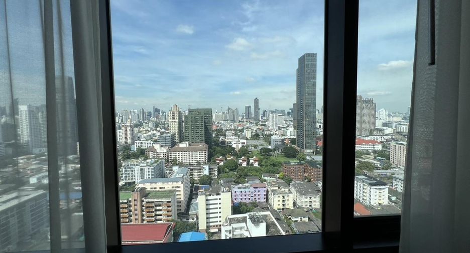 For sale 1 bed condo in Watthana, Bangkok