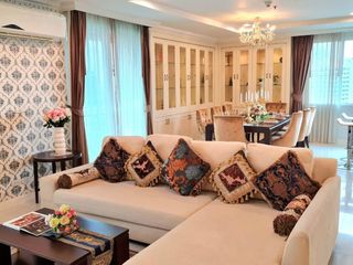 For rent 4 bedrooms condo in Watthana, Bangkok