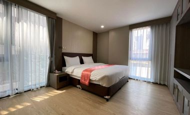 Аренда и продажа 3 спальни кондо в Щаттхана, Бангкок