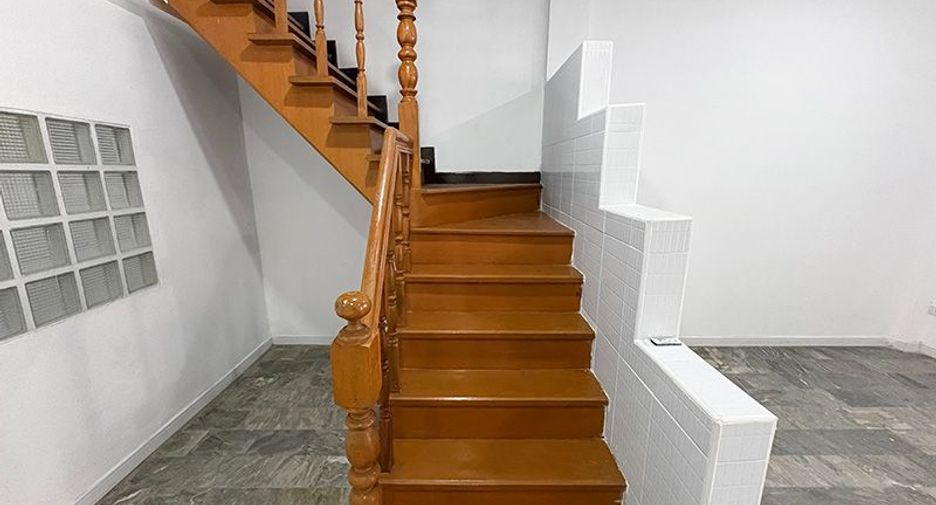 For sale 3 ベッドルーム townhouse in Mueang Nonthaburi, Nonthaburi