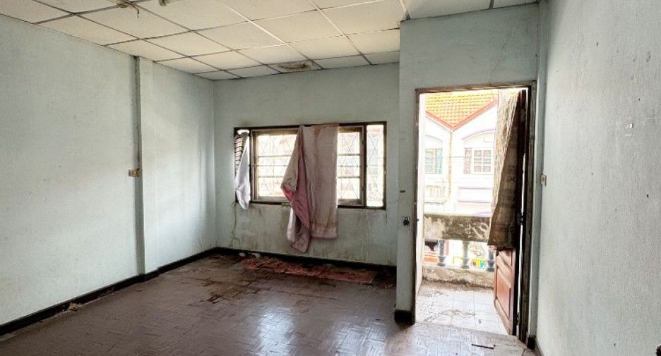 Продажа 2 спальни таунхаус в Mueang Pathum Thani, Патумтани