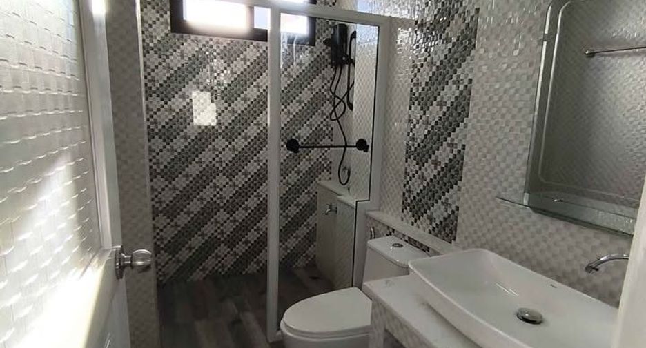 For rent and for sale 3 bedrooms house in Mueang Chiang Mai, Chiang Mai