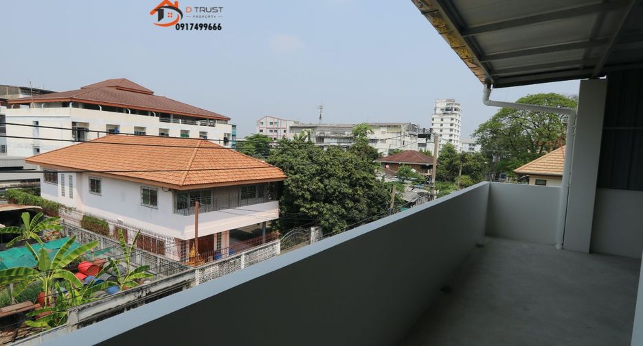 Haus zum Kauf mit 3 Zimmer in Phra Khanong, Bangkok