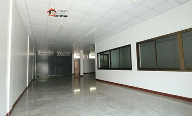 Haus zum Kauf mit 3 Zimmer in Phra Khanong, Bangkok