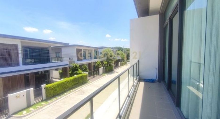 For sale 5 bedrooms house in Khlong Sam Wa, Bangkok