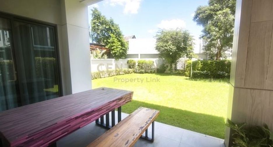 For sale 5 bedrooms house in Khlong Sam Wa, Bangkok