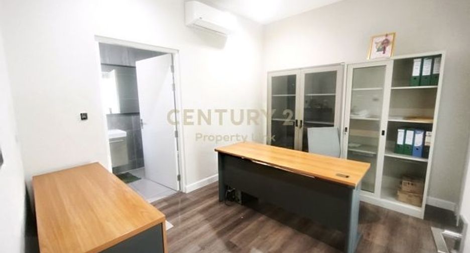 For sale 5 bedrooms house in Khlong Sam Wa, Bangkok
