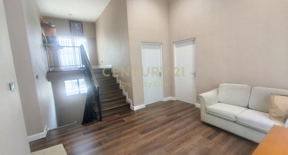 For sale 5 bedrooms house in Khlong Sam Wa, Bangkok