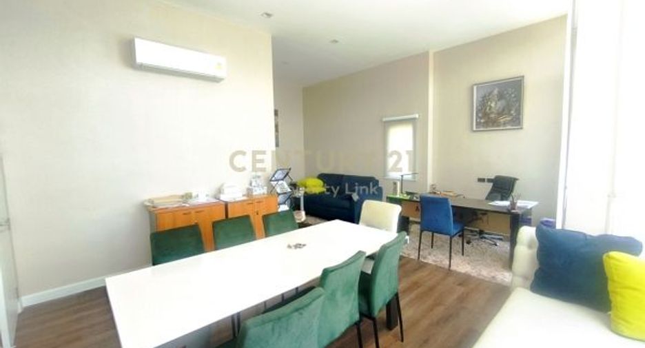 For sale 5 bedrooms house in Khlong Sam Wa, Bangkok