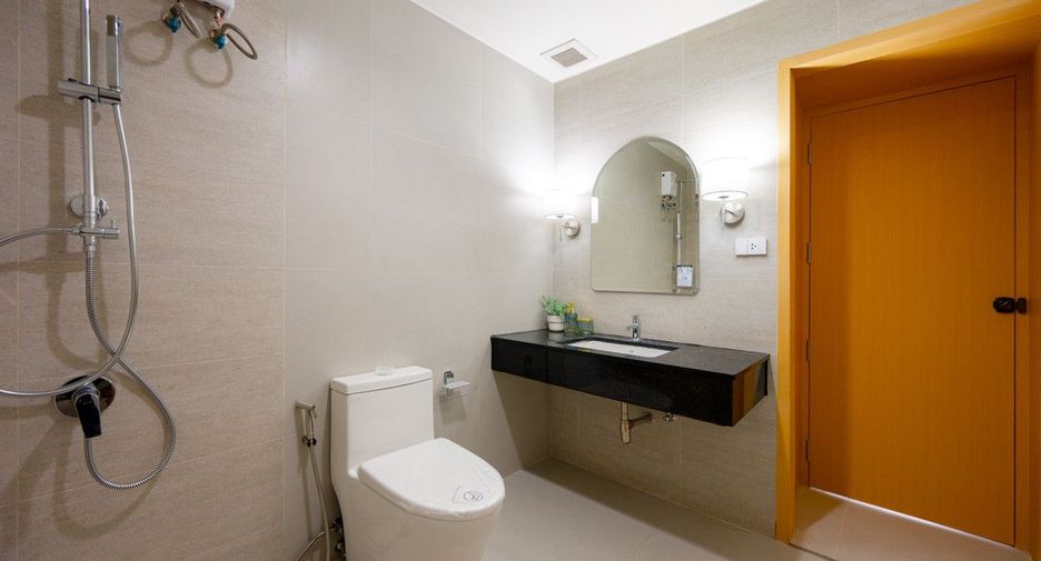 Condo en venta de 2 habitaciones en Khlong Toei, Bangkok