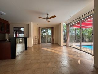 Condo en alquiler de 3 habitaciones en Watthana, Bangkok