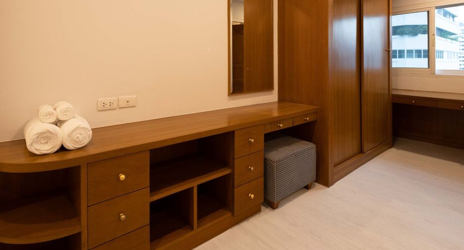 ให้เช่า 3 ห้องนอน คอนโด ใน คลองเตย, กรุงเทพฯ