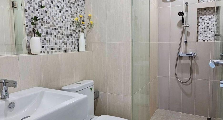 For rent 2 ベッドルーム condo in Huai Khwang, Bangkok