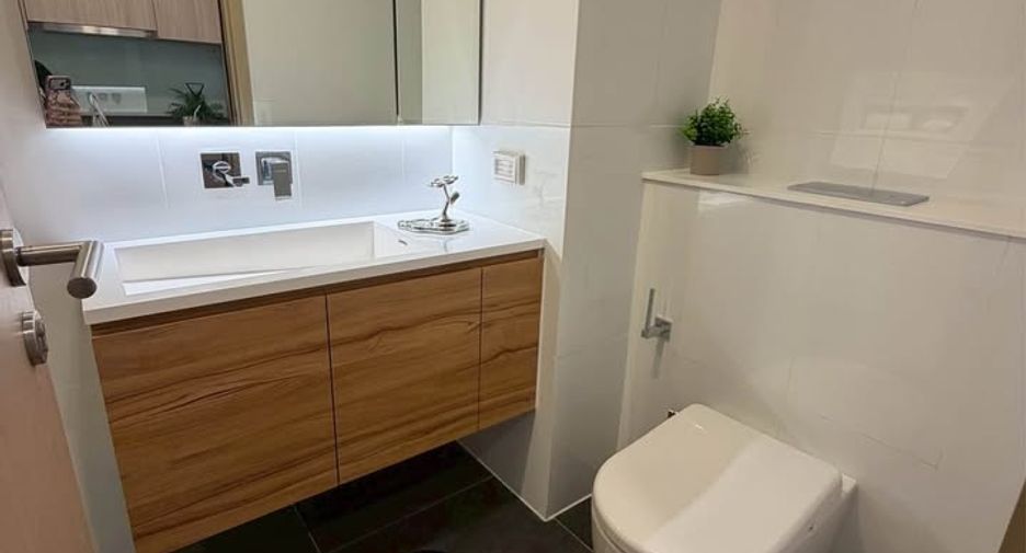 For rent 1 bed condo in Huai Khwang, Bangkok