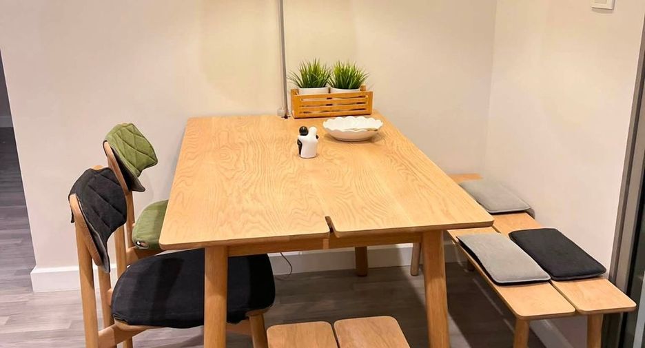 For rent 2 bedrooms condo in Khlong San, Bangkok