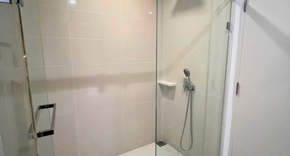 For rent 2 bedrooms condo in Khlong San, Bangkok