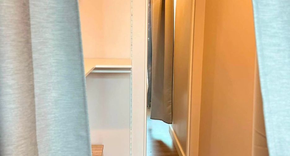 For rent 2 bedrooms condo in Khlong San, Bangkok