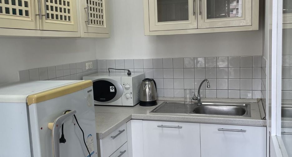 For rent 1 bed condo in Khlong Toei, Bangkok