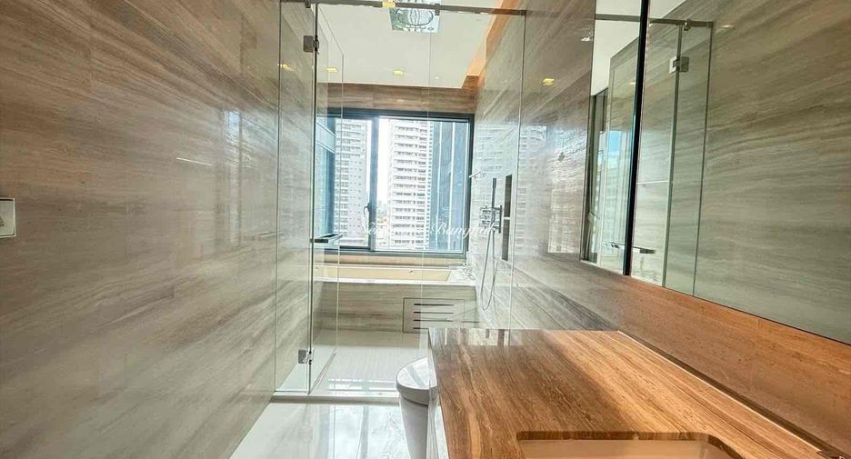À vendre 3 chambres condo à Khlong Toei, Bangkok