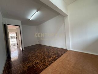For sale 5 bedrooms townhouse in Ratchathewi, Bangkok
