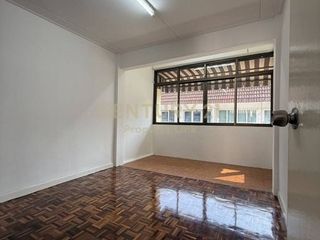 For sale 5 bedrooms townhouse in Ratchathewi, Bangkok